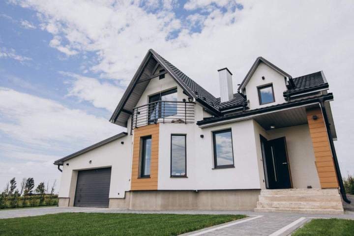 Du style traditionnel au contemporain pour votre maison clé en main